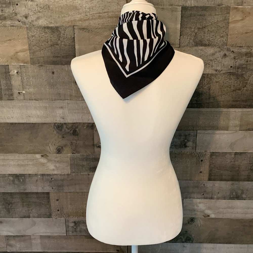 Avon Zebra Scarf - Picture 2 of 16